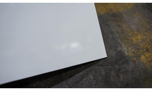 tegel_vlakkeplaatgelakt